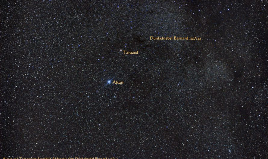 Die Sterne Altair und Terazed mit dem Dunkelnebel Barnard 142/143 im Sternbild Adler
